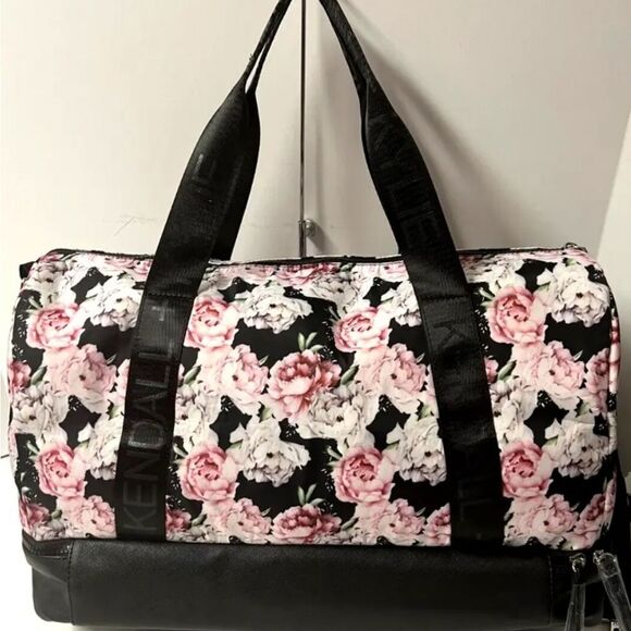 Kendall & Kylie Floral Weekender w/Detachable Wristlet - Picture 4 of 13
